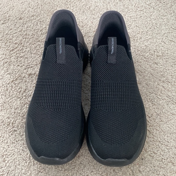 New Sketchers Slip In Air Cooled Memory Foam Black Comfy Shoes Boys Size 3.5 - Picture 2 of 9